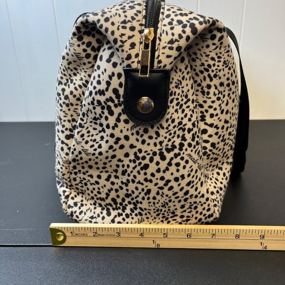 Mali Lilly Leopard Print Canvas Duffle Medium Carry-On Tote‎ Glam Mob Wife - Picture 5 of 9